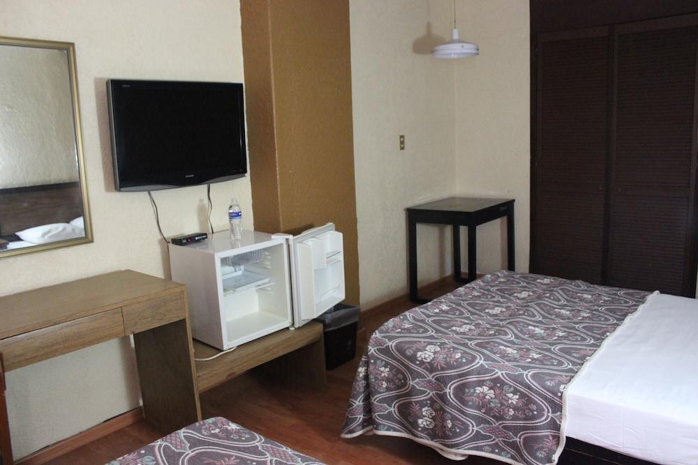 Hotel Del Parque Guadalajara Ngoại thất bức ảnh