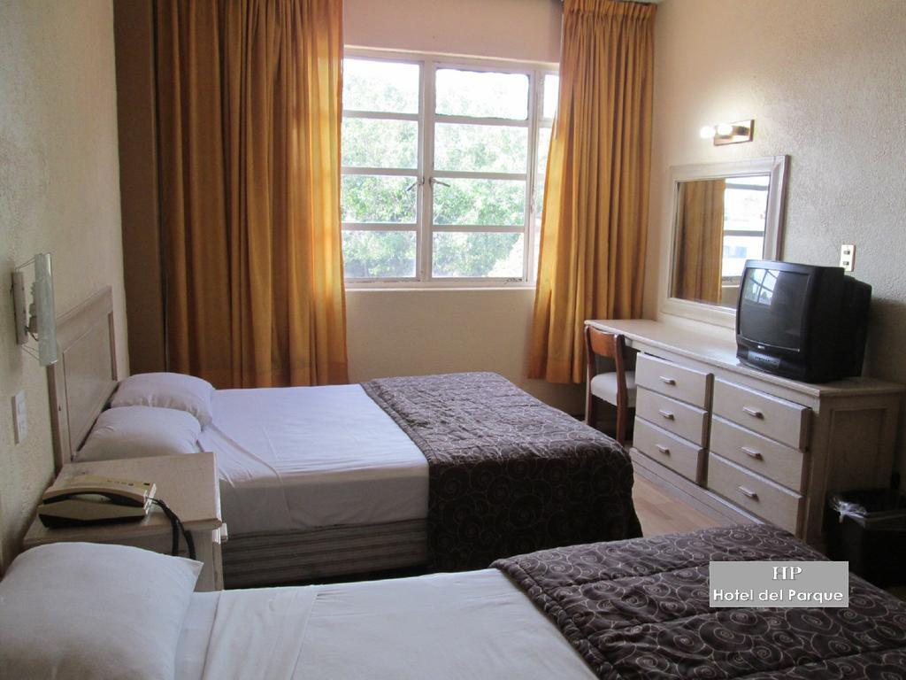 Hotel Del Parque Guadalajara Ngoại thất bức ảnh