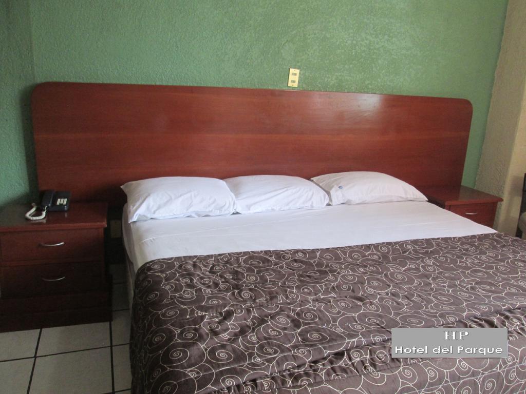 Hotel Del Parque Guadalajara Ngoại thất bức ảnh