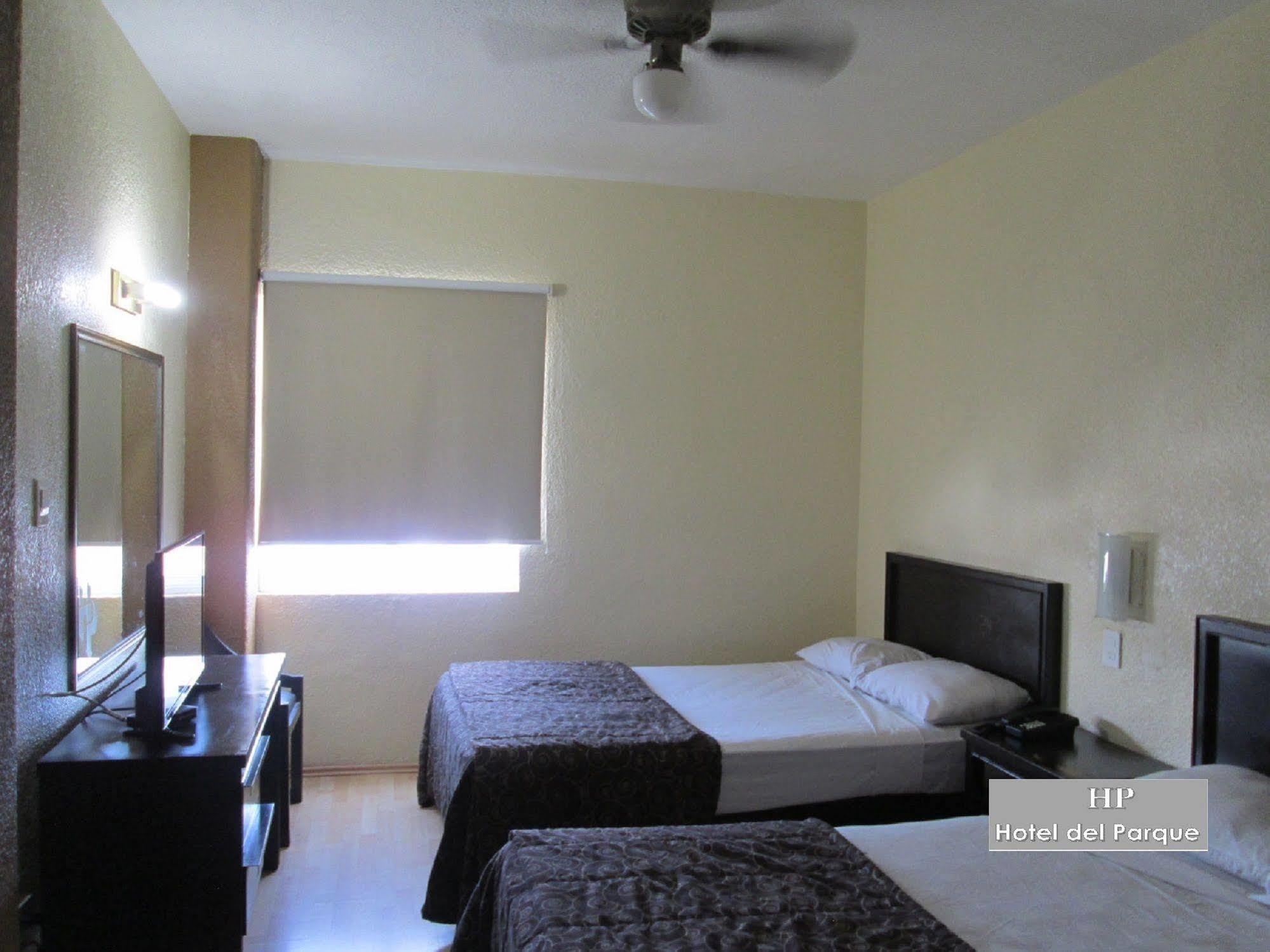 Hotel Del Parque Guadalajara Ngoại thất bức ảnh