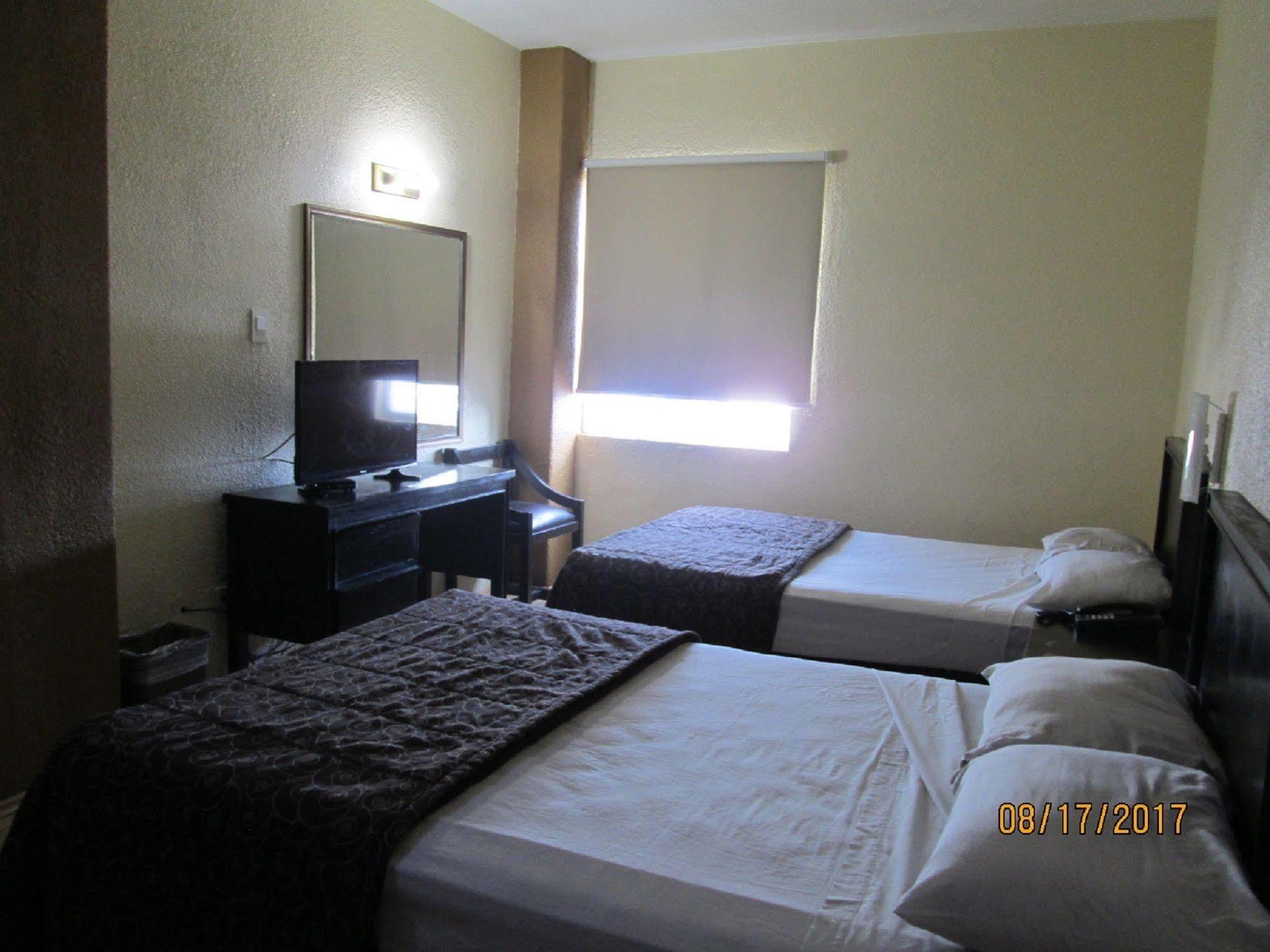 Hotel Del Parque Guadalajara Ngoại thất bức ảnh