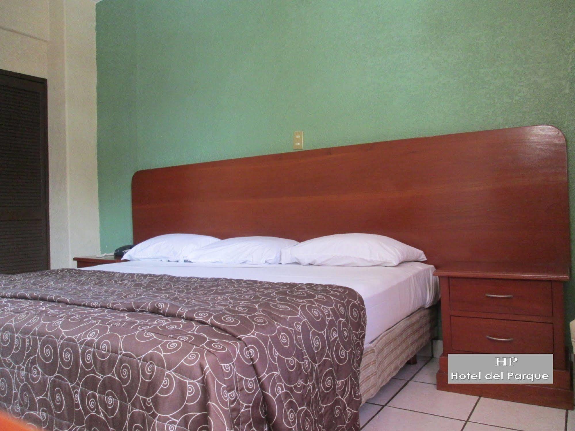 Hotel Del Parque Guadalajara Ngoại thất bức ảnh